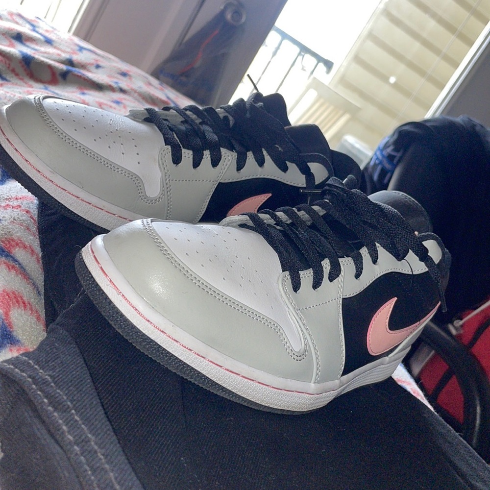 Jordan low 1s!